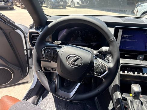 Used 2026 Lexus IS 350 F Sport w/ Accessory Package Z1 RWD image 21