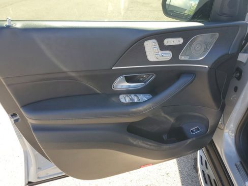 Used 2024 Mercedes-Benz GLS 580 4MATIC image 8