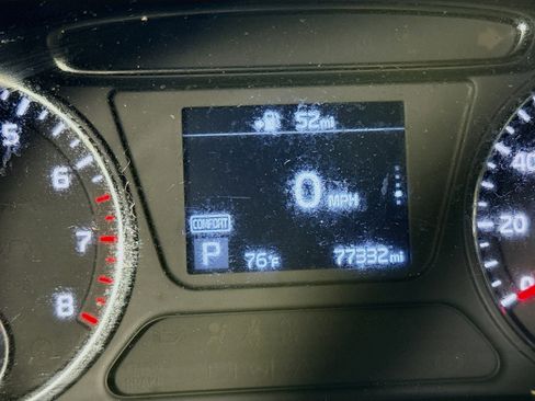 Used 2020 Kia Sorento LX image 16