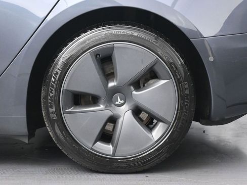 Used 2021 Tesla Model 3 Standard Range Plus image 14