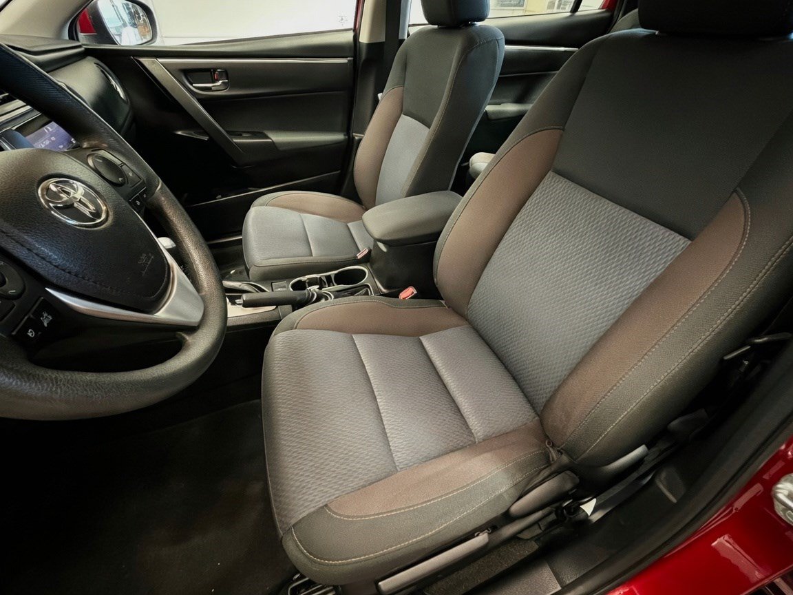 Used 2017 Toyota Corolla LE FWD image 11