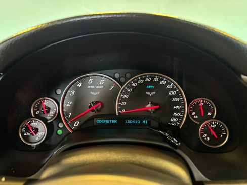 Used 2005 Chevrolet Corvette Coupe RWD image 20
