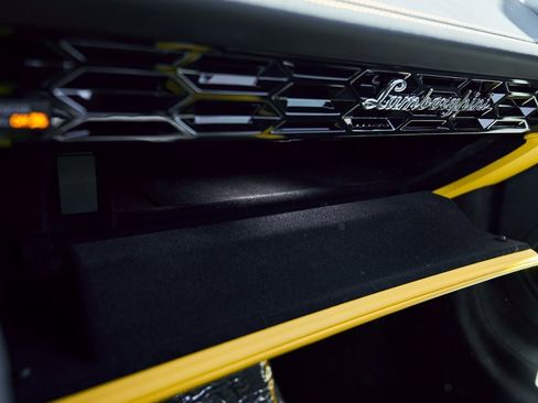 Used 2023 Lamborghini Huracan Tecnica image 72