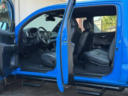 Used 2019 Toyota Tacoma TRD Pro AWD/4WD image 4