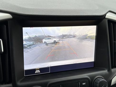 Used 2022 GMC Terrain SLT image 16