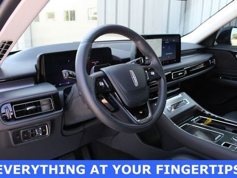 New 2026 Lincoln Aviator AWD image 2