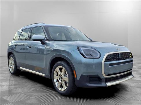 Certified 2025 MINI Cooper Countryman SE image 7