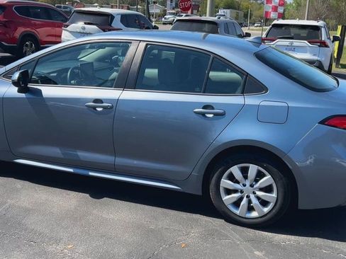 Used 2021 Toyota Corolla LE image 6
