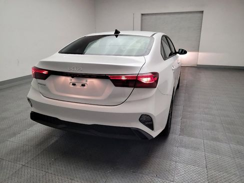 Used 2023 Kia Forte LXS image 7