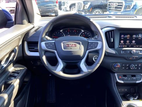 Used 2023 GMC Terrain SLE w/ Driver Convenience Package image 6