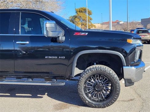 Used 2020 Chevrolet Silverado 2500 LTZ w/ LTZ Premium Package image 2