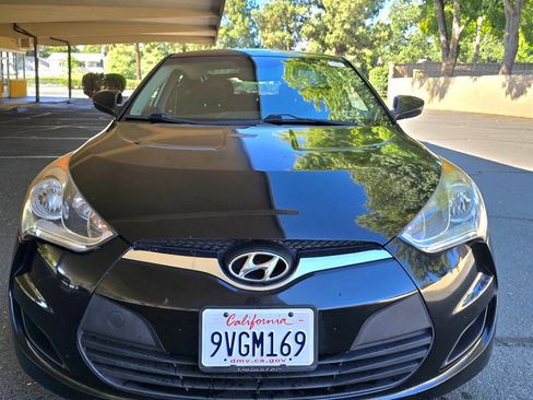 Used 2013 Hyundai Veloster FWD image 1