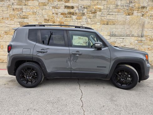Used 2020 Jeep Renegade Altitude FWD image 18