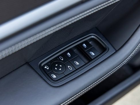 Certified 2024 Porsche Taycan Turbo S image 25