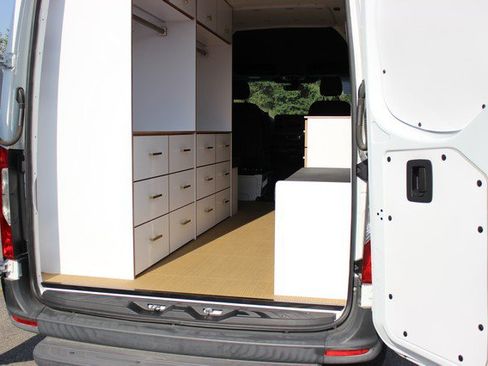 Used 2022 Mercedes-Benz Sprinter 2500 image 9