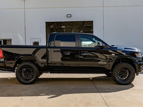 Used 2026 RAM 1500 Laramie AWD/4WD image 9