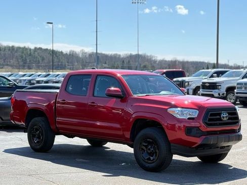 Used 2020 Toyota Tacoma SR image 30