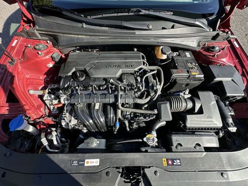 Used 2024 Hyundai Elantra SEL image 17