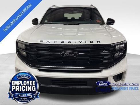 New 2025 Ford Expedition Max Platinum w/ Stealth Performance Package AWD/4WD image 5