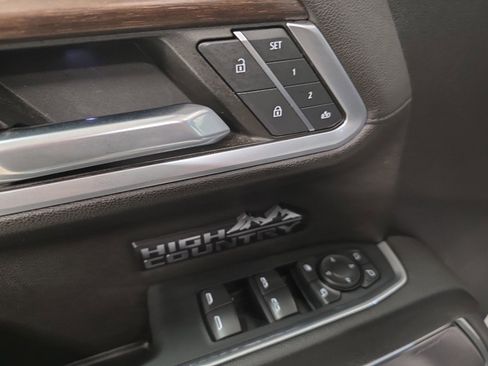 Used 2022 Chevrolet Silverado 1500 High Country w/ Z71 Off-Road Package image 20