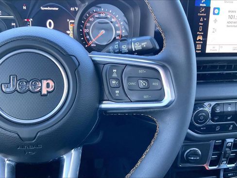 Certified 2025 Jeep Wrangler Sahara w/ Safety Group image 23