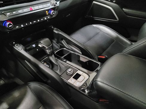 Used 2022 Kia Telluride S FWD image 26