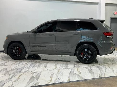 Used 2021 Jeep Grand Cherokee SRT w/ Trailer Tow Group IV AWD/4WD image 9