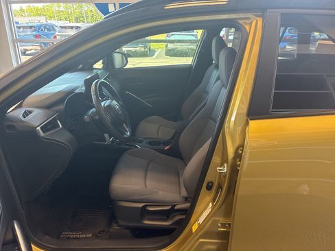 Used 2023 Toyota Corolla Cross AWD Hybrid w/ Moonroof Package image 14