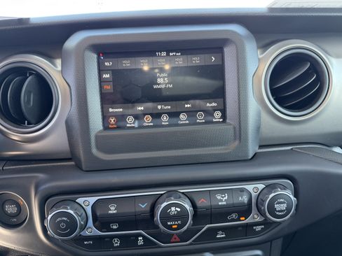 Used 2023 Jeep Gladiator Sport image 14