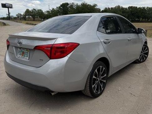 Used 2018 Toyota Corolla SE FWD image 4