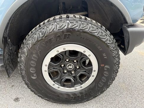 Used 2023 Ford Bronco Outer Banks w/ Sasquatch Package AWD/4WD image 13