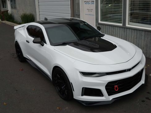 Used 2018 Chevrolet Camaro ZL1 image 26