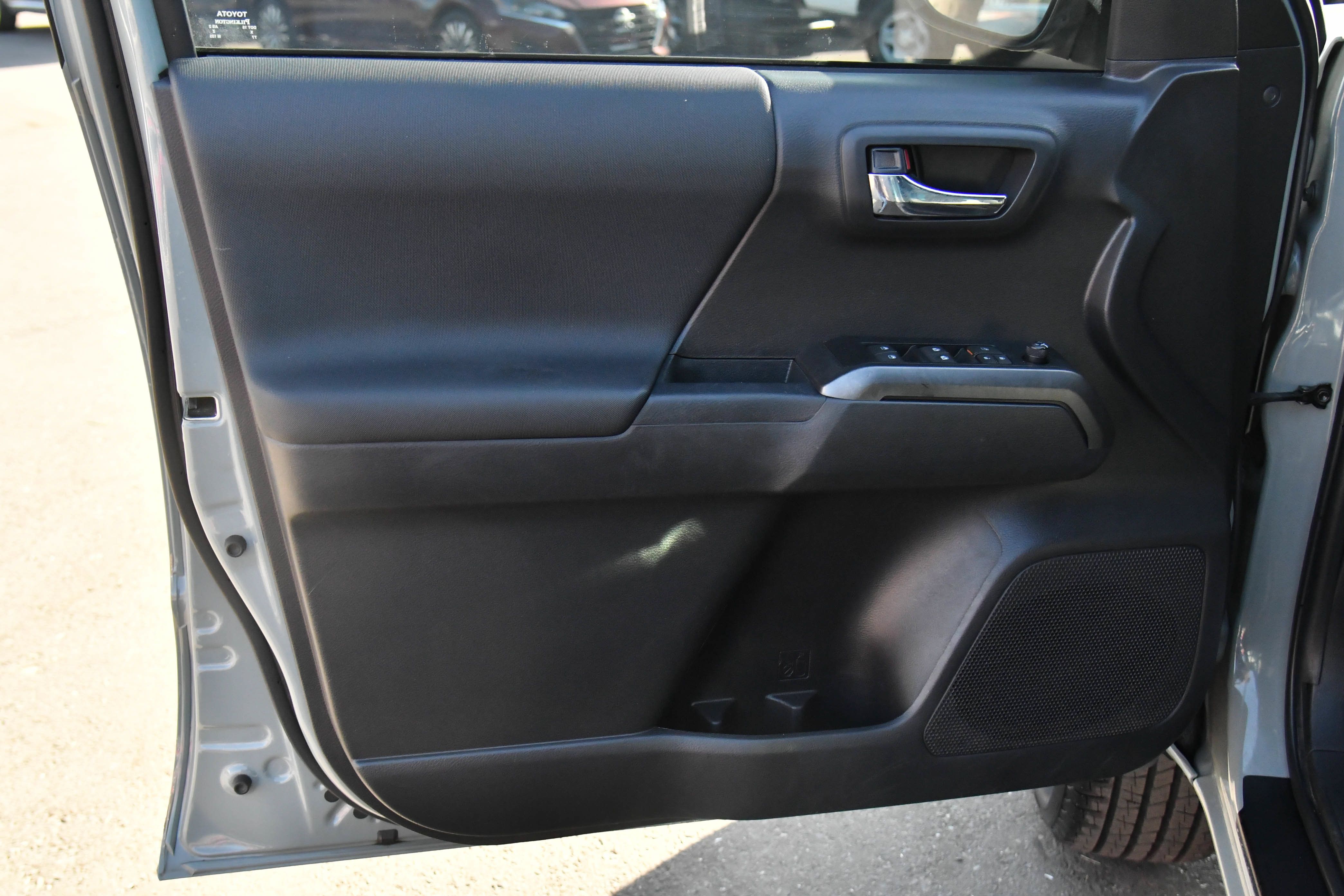 Used 2023 Toyota Tacoma TRD Off-Road RWD image 14