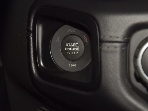 Used 2024 Jeep Wrangler Rubicon w/ Convenience Group AWD/4WD image 36