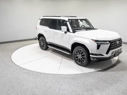 Used 2025 Lexus GX 550 w/ Accessory Package (Z1) AWD/4WD image 30