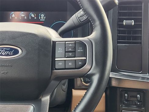 Used 2023 Ford F350 Lariat w/ Chrome Package image 29