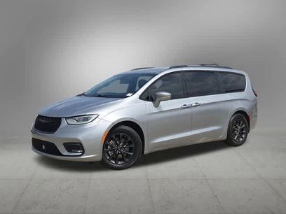 Used 2021 Chrysler Pacifica Touring w/ S Appearance Package
