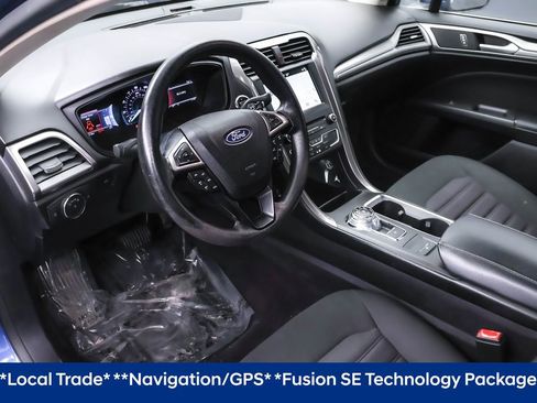 Used 2018 Ford Fusion SE w/ Fusion SE Technology Package image 5