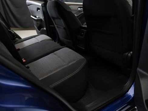 Used 2021 Nissan Rogue SV AWD/4WD image 17