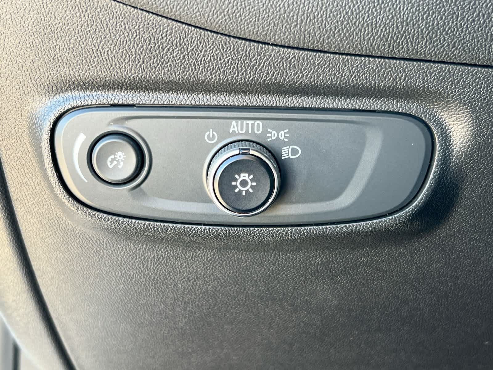 Used 2022 Chevrolet Equinox LS FWD image 18