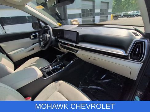 Used 2024 Kia Sorento S AWD/4WD image 30