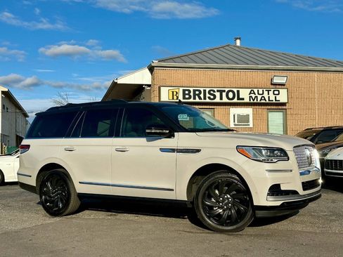 Used 2023 Lincoln Navigator Reserve AWD/4WD image 35