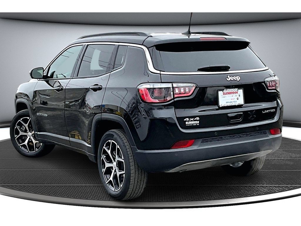 Used 2024 Jeep Compass Limited AWD/4WD image 2