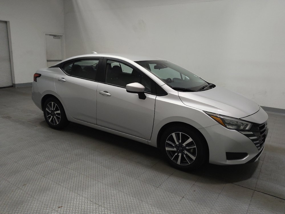 Used 2025 Nissan Versa SV FWD image 11
