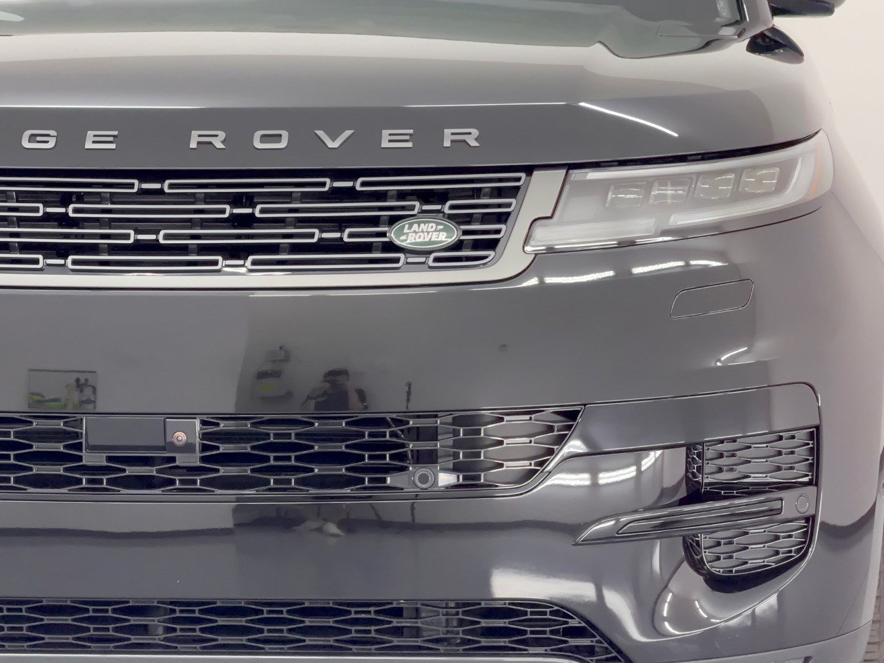 New 2027 Land Rover Range Rover Sport SE AWD/4WD image 12