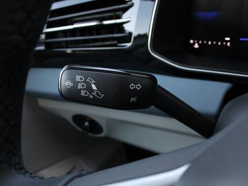 New 2026 Volkswagen Jetta SE FWD image 11