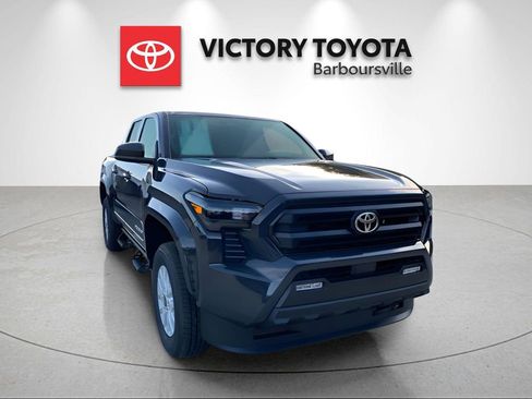 Used 2025 Toyota Tacoma SR5 AWD/4WD image 3