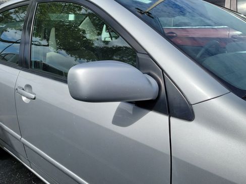 Used 2005 Toyota Corolla CE image 9