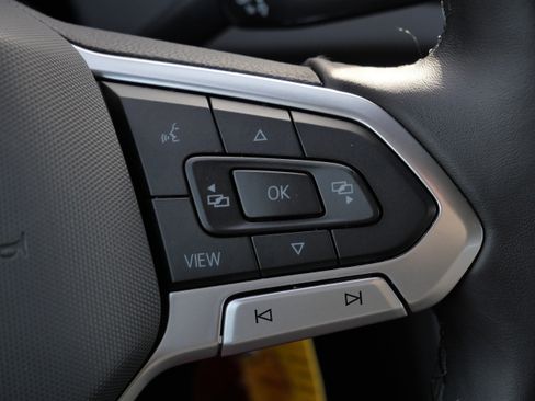 Used 2025 Volkswagen Jetta Sport image 31