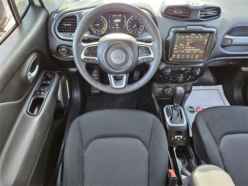 Used 2023 Jeep Renegade Latitude image 10